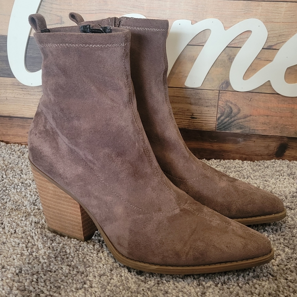 Naturalizer Soul Women's Brown Zip Up Booties Size 9.  Pre-owned Good Condition